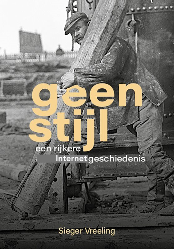 GeenStijl: Geschiedenis van geen stijl in het Stamcafé