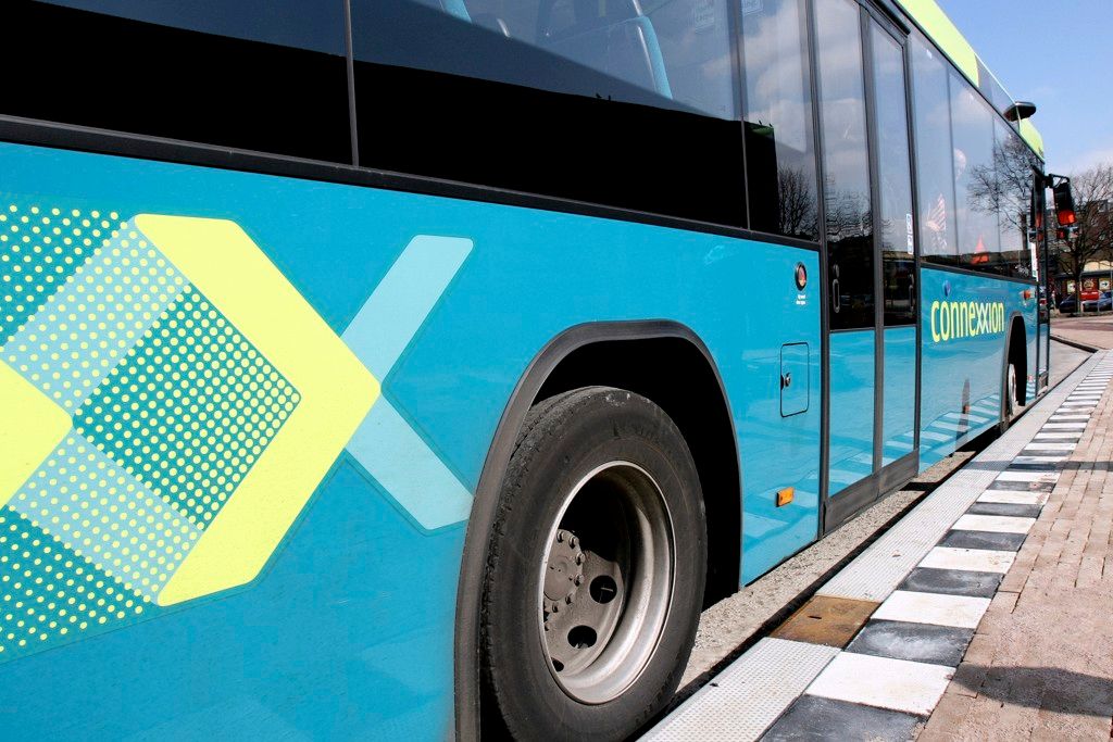 Meerdere vrouwen lastiggevallen in bus, dader blijkt maar weer eens een 'man' te zijn