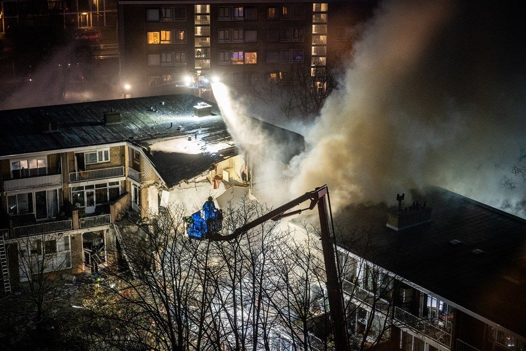 GeenStijl: Explosie En Vuurzee In Den Haag, Portiekflat Weggevaagd, 20 ...