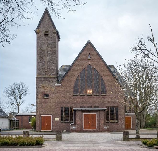 Te Koop. Vetcoole Kerk in Sexbierum
