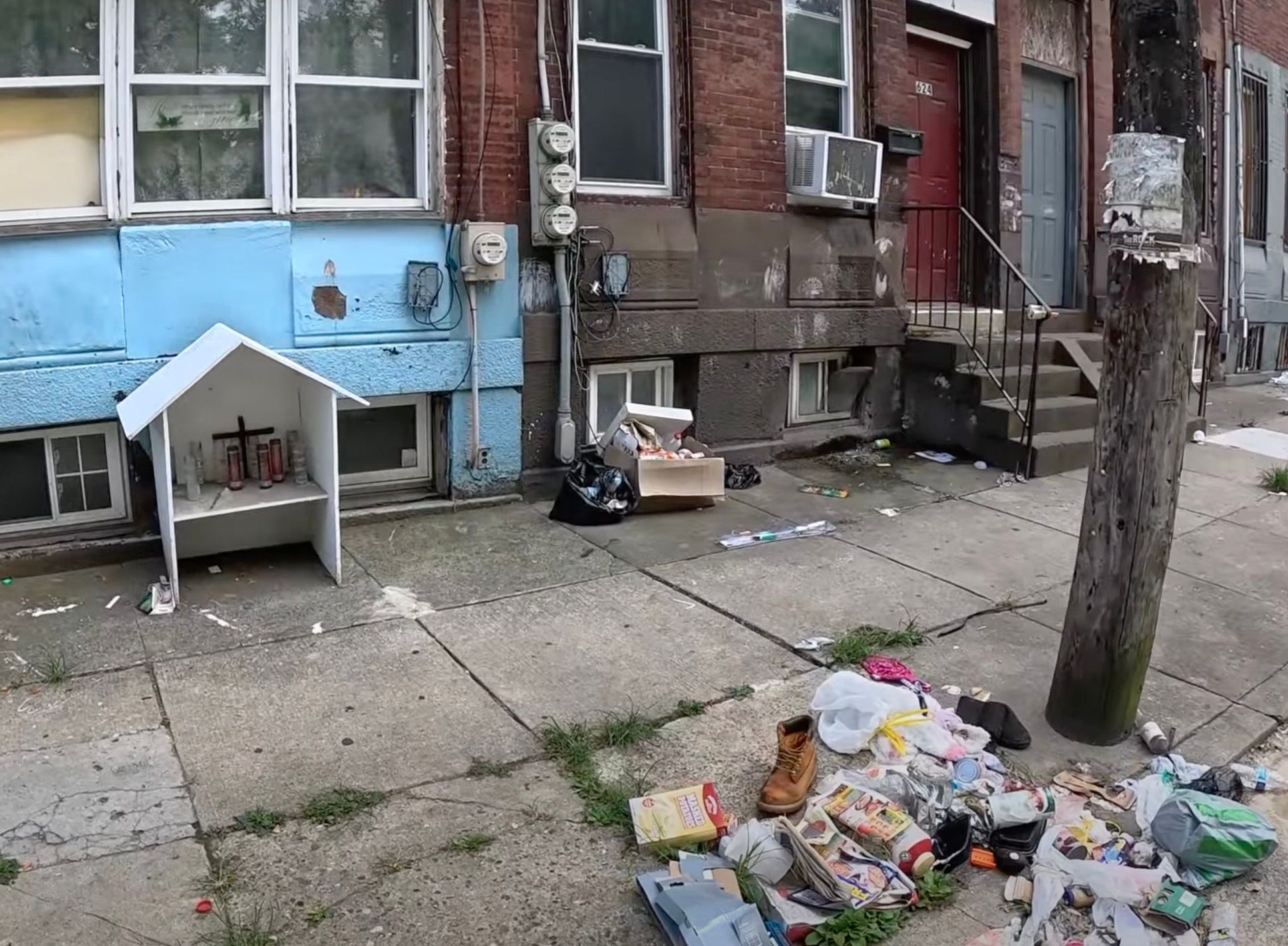 GeenStijl: VIDEO. Zombies kijken in Kensington, Philadelphia